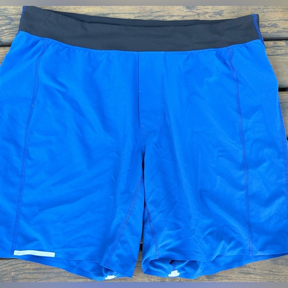 LULULEMON mens large blue 9” inseem shorts with back pocket and waist tie - Picture 3 of 5